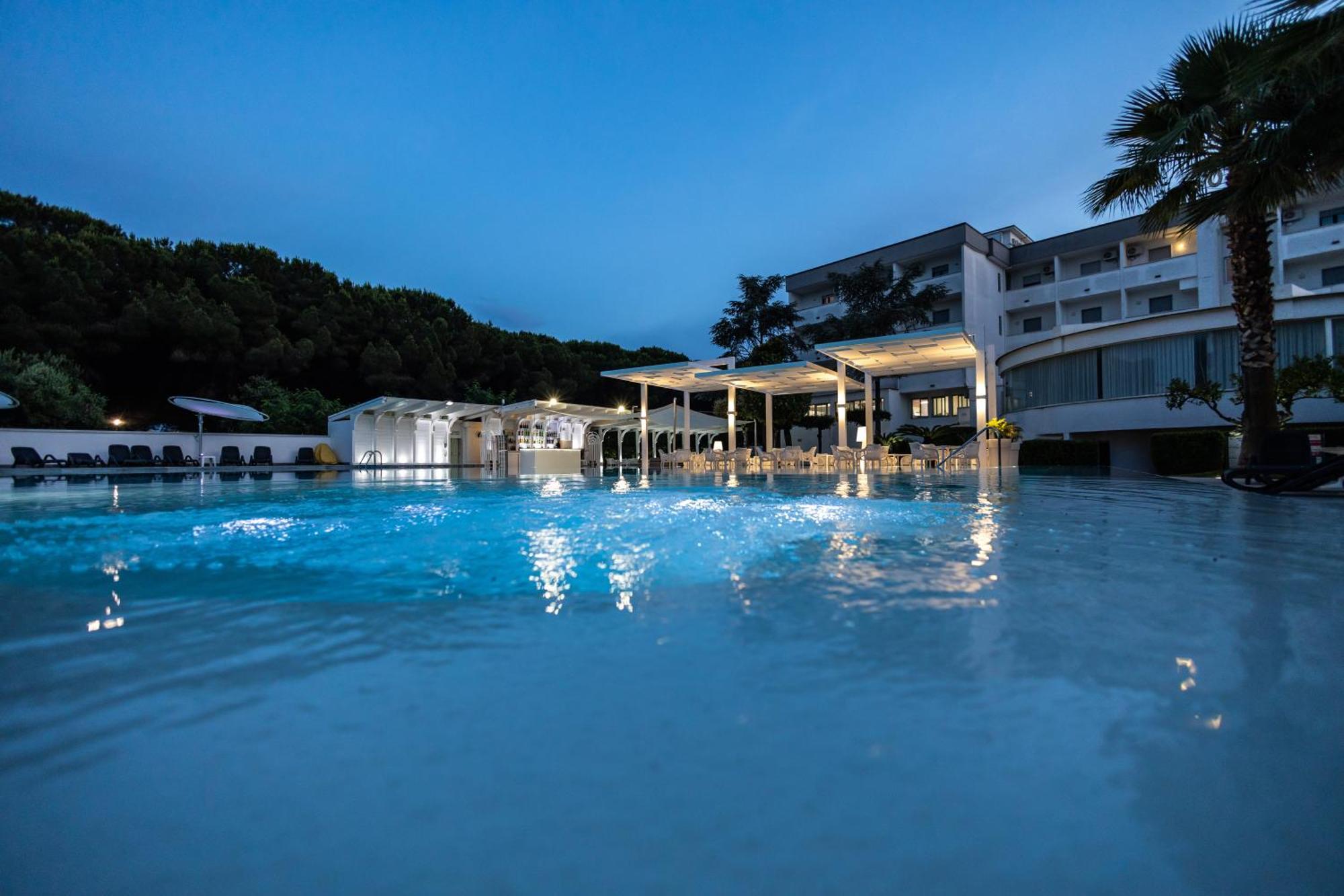 Hotel Le Palme เพสตุม ภายนอก รูปภาพ