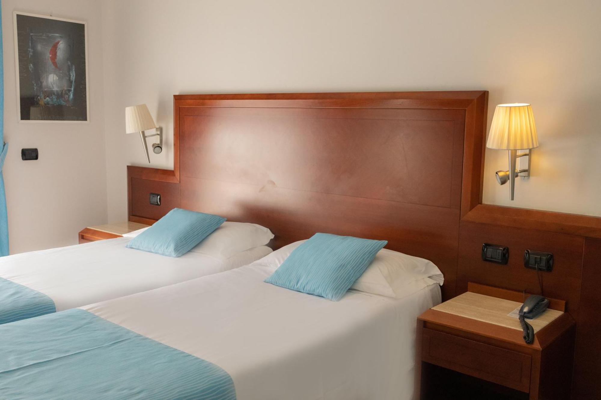 Hotel Le Palme เพสตุม ภายนอก รูปภาพ