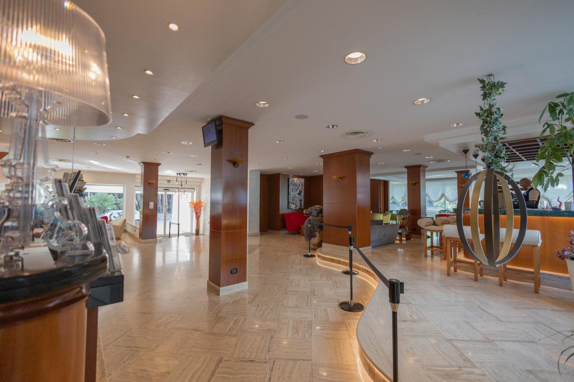 Hotel Le Palme เพสตุม ภายนอก รูปภาพ