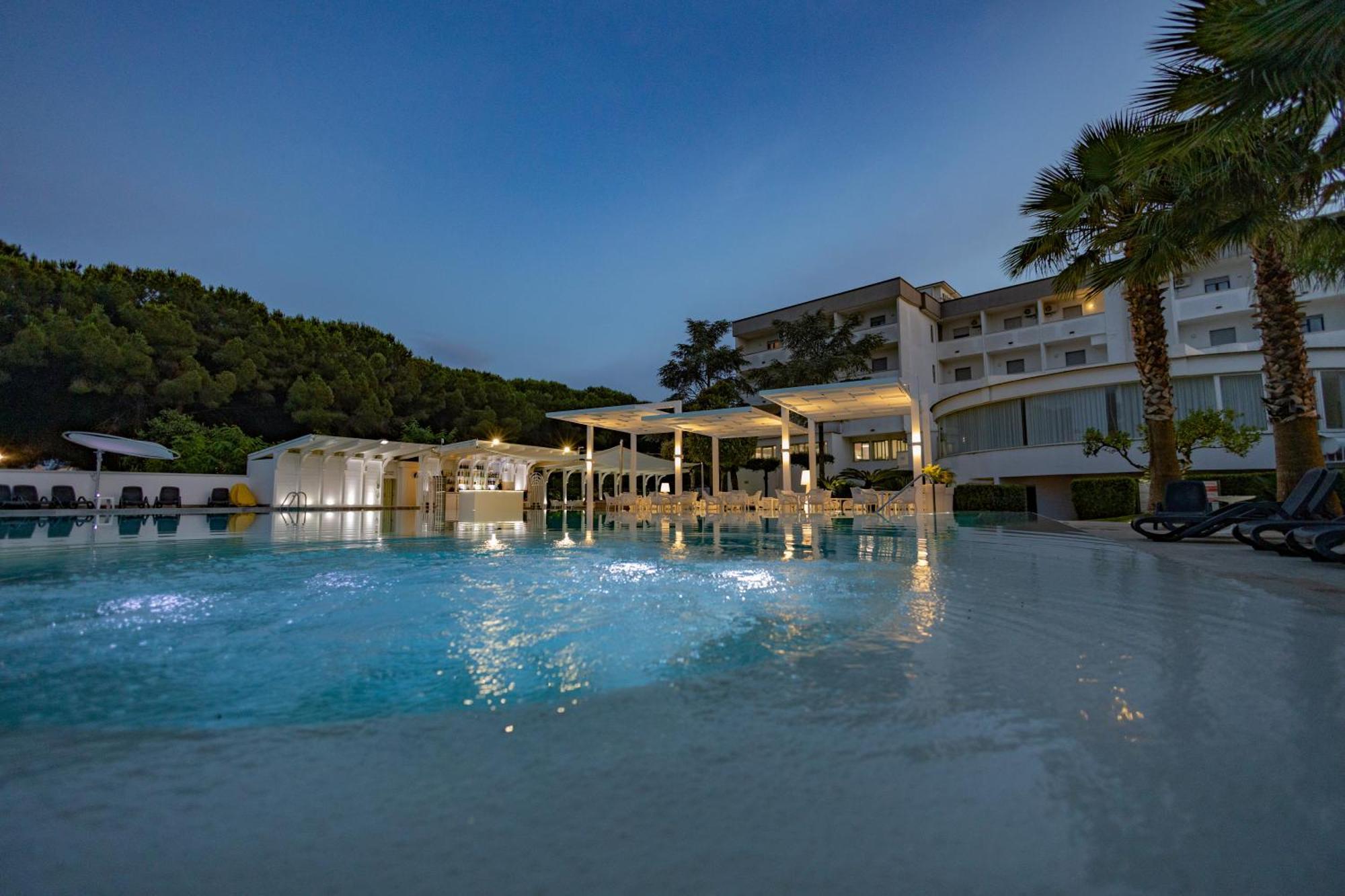 Hotel Le Palme เพสตุม ภายนอก รูปภาพ