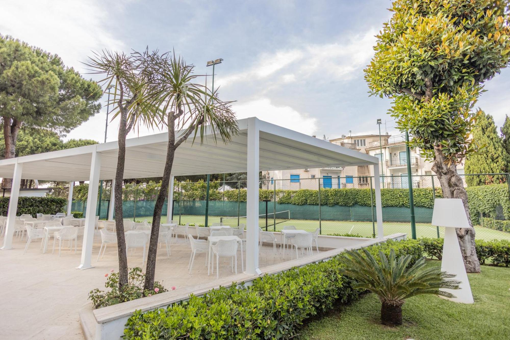 Hotel Le Palme เพสตุม ภายนอก รูปภาพ